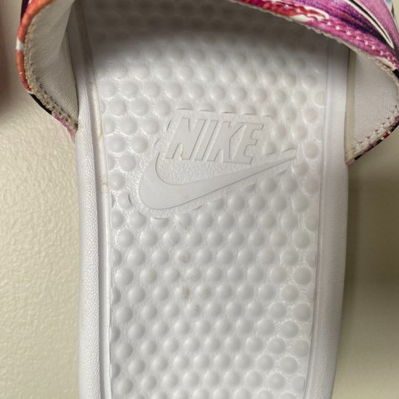 NIKE SLIDES womans sz 7 - Picture 3 of 4